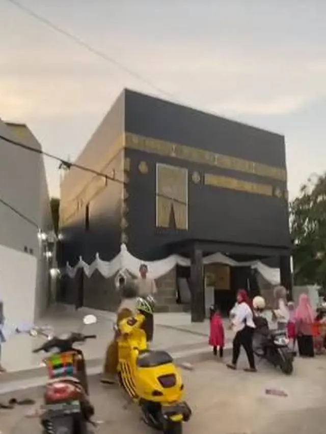 Viral masjid di Jepara Punya Desain Mirip Ka'bah Ini Ramai Dikunjungi