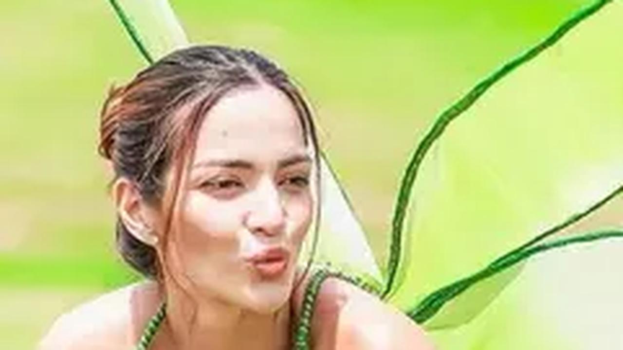 Potret Nia Ramadhani Jadi Tinkerbell, Emang Boleh Secantik Itu?