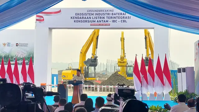 Presiden Prabowo Subianto meresmikan proyek ekosistem baterai kendaraan listrik senilai USD 5,9 miliar