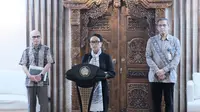 Menteri Luar Negeri Retno Marsudi menyampaikan bahwa pemerintah Indonesia terus mencermati laporan dari WHO mengenai perkembangan penyebaran COVID-19 (Kemlu RI)