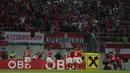 Para pemain Austria merayakan gol ke gawang Jerman pada laga persahabatan di Stadion Woerthersee, Klagenfurt, Sabtu (2/6/2018). Austria menang 2-1 atas Jerman. (Bola.com/Reza Khomaini)