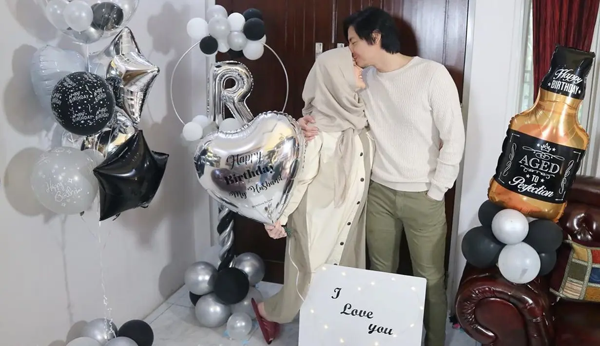 Roger Danuarta dan Cut Meyriska (Instagram/cutratumeyriska)