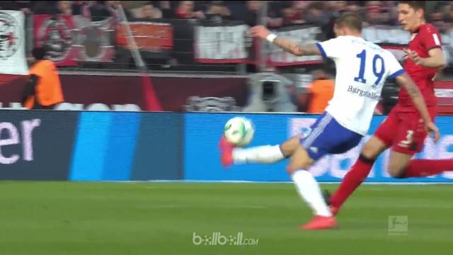 Schalke amankan kemenangan penting atas rivalnya Bayer Leverkusen untuk mengklaim posisi ketiga klasemen Bundesliga untuk sementar...