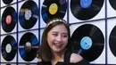 Dalam lagunya yang telah dirilis di Youtube pada 7 Februari 2020 lalu, Prilly menggandeng seorang DJ Brasil bernama Selva. Perempuan yang satu ini juga mengakui kendalanya saat membuat lagu dengan Selva. (Daniel Kampua/Fimela.com)