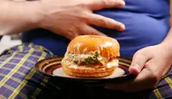 Kebiasaan Makan Terburu-buru Bisa Ganggu Pencernaan dan Metabolisme