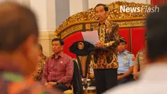 Jokowi mengatakan, akan terus memantau perkembangan kasus ini. Pemerintah akan menyampaikan sikap setelah kasus ini terang benderang.