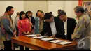 Penandatanganan dilakukan di Balai Kota, Selasa (19/8) dan disaksikan langsung oleh Wakil Gubernur DKI Jakarta, Basuki Tjahaja Purnama, Jakarta, Selasa (19/8/2014) (Liputan6.com/Andrian M Tunay)  