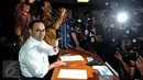 Menteri ESDM Sudirman Said sebelum dimulainya sidang pemeriksaan perkara Ketua DPR RI, Setya Novanto di ruang MKD, Kompleks Parlemen Senayan, Jakarta, Rabu (2/12) . Sudirman dimintai keterangan seputar pencatutan nama Presiden. (Liputan6.com/Johan Tallo)