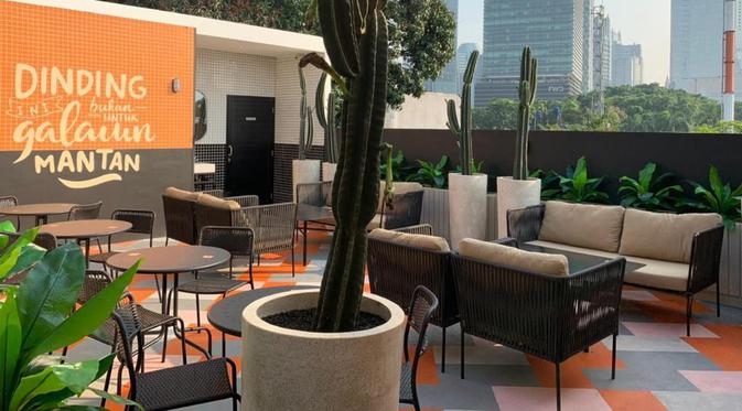 rooftop cafe jakarta
