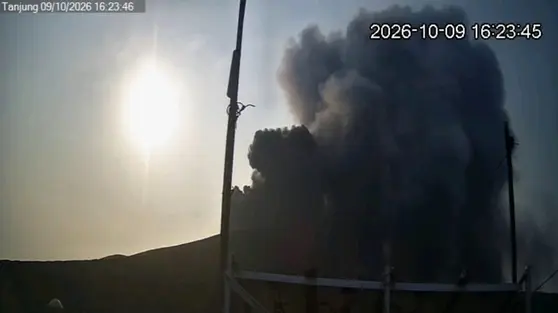 Anak Krakatau Erupsi Sore Ini, Petugas Ungkap Kondisi Terkini