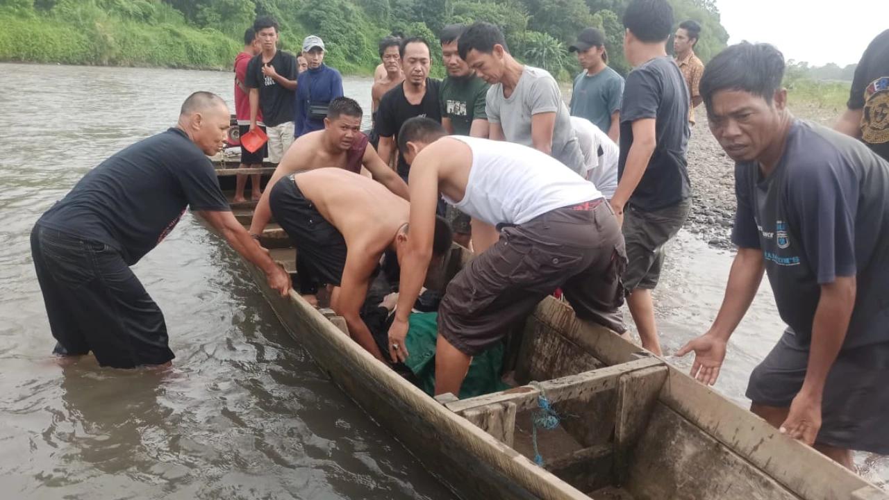 Kronolgi Pemotor di Lahat Ditemukan Tewas Mengapung, Terpental ke Sungat Saat Tabrakan