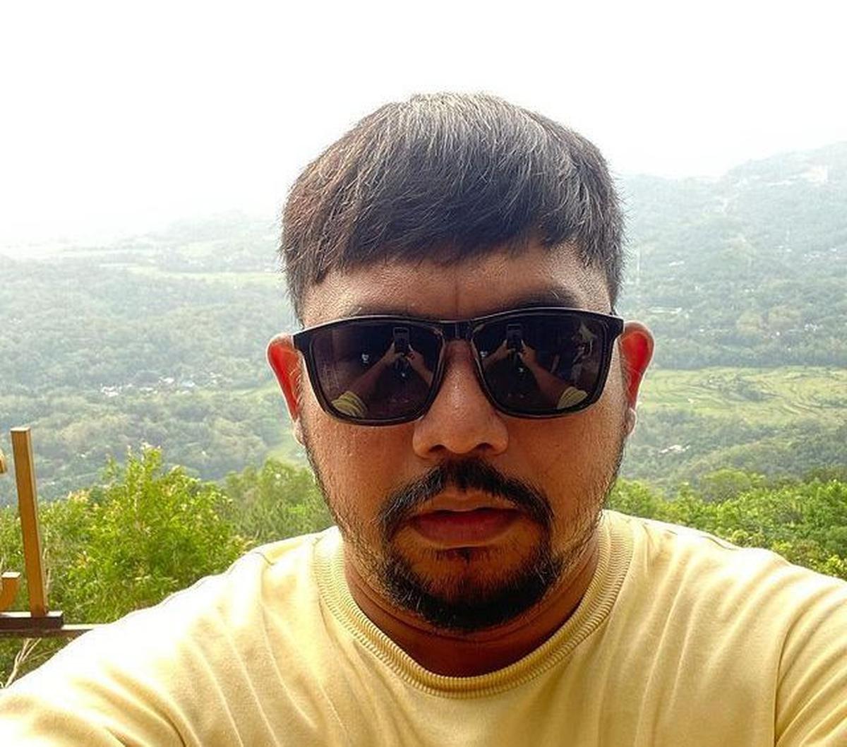 Harabdu Tohar atau yang dikenal dengan Bedu dikenal sebagai komedian, aktor, sekaligus presenter Tanah Air. Ia mulai terjun di dunia hiburan sejak tahun 1997 dan masih aktif hingga sekarang.