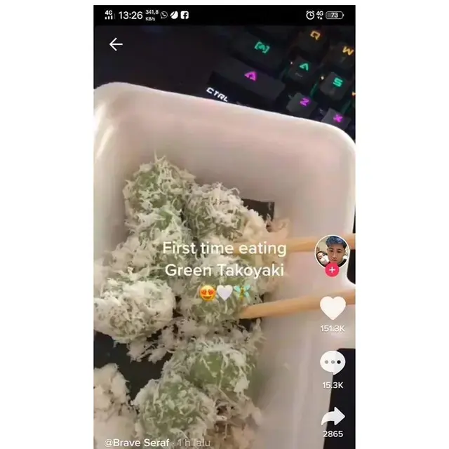 6 Potret Klepon Nyeleneh Ini Bikin Ragu Disantap, Ada Ukuran Jumbo