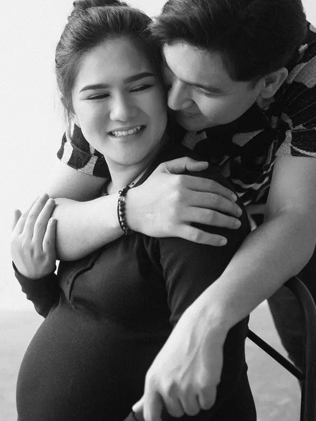 Maternity shoot Masayu Clara