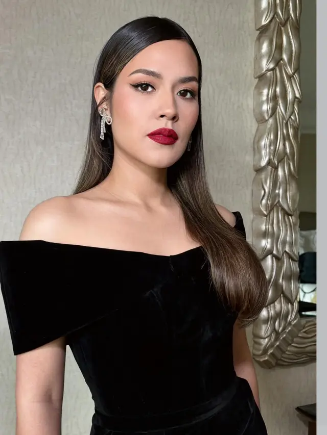 Raisa saat konfersi pers konser tunggalnya tampil elegan. [@vagueskin]