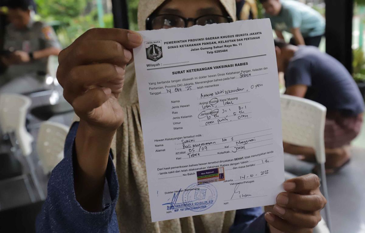 FOTO: Cegah Rabies, Pemkot Jaksel Gelar Vaksinasi Gratis untuk Hewan Peliharaan