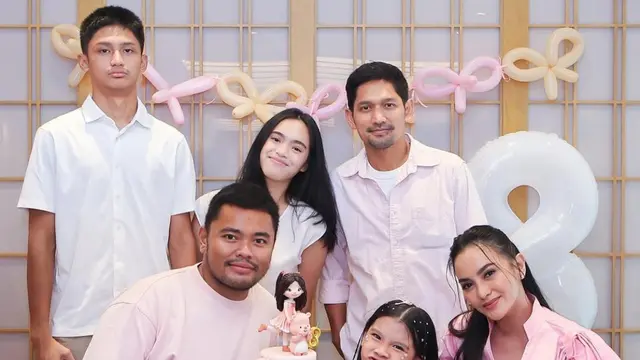 Potret Ririn Ekawati dan Ibu Jamil Rayakan Ulang Tahun Cattleya Sang Putri (credit: https://www.instagram.com/ririnekawati/ dan https://www.instagram.com/dedyloy/)