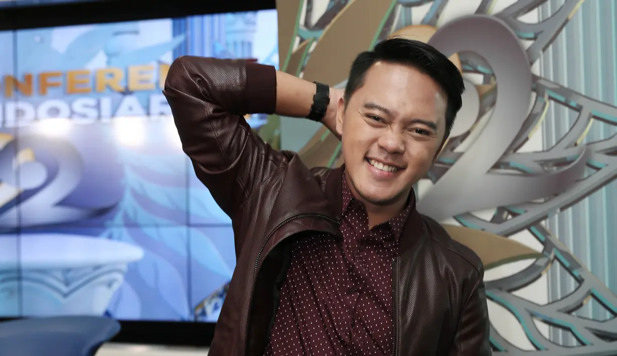 Kepiawaiannya dalam menyanyi dan berpenampilan sekarang ini juga tidak terlepas dari dukungan kru dibalik layar stasiun Indosiar. Datang dari kampung merasa norak dan masih culun. (Galih W. Satria/Bintang.com)