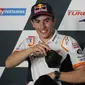 Marc Marquez pun segera dilarikan ke rumah sakit terdekat dan mundur dari balapan utama. Tim medis mengonfirmasi ia menderita gegar otak ringan dan memar. Setelah tiba di Spanyol ia divonis menderita diplopia atau penglihatan ganda yang ketiga kali. (AP/Achmad Ibrahim)