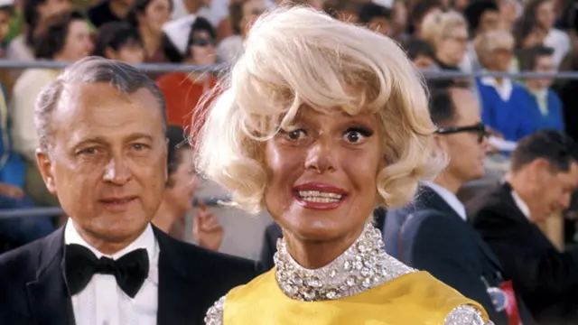 [Bintang] Carol Channing dan Charles Lowe