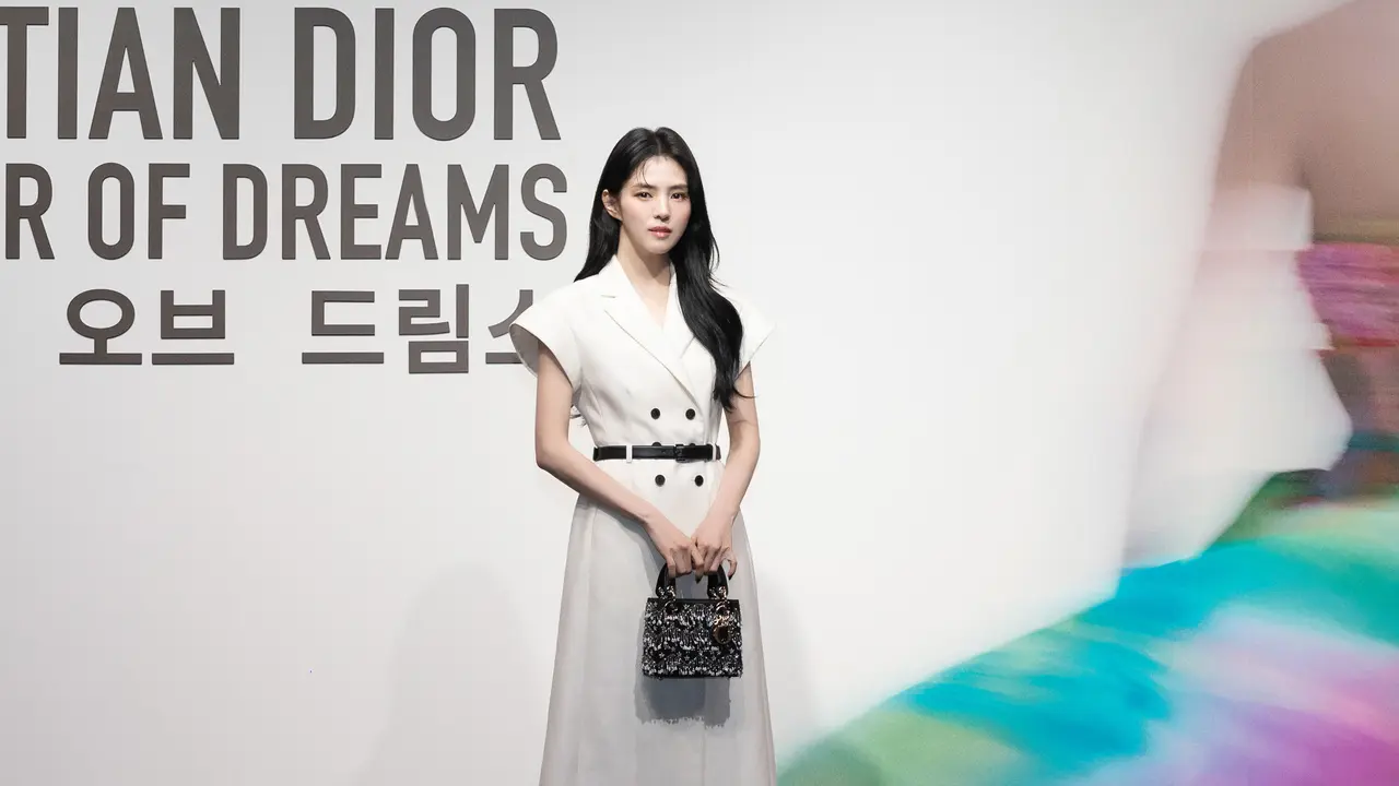 Han So Hee Tampil Memukau Hadiri Dior Exhibition di Seoul, Rahasia Makeup Flawless-nya Terungkap