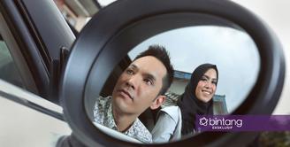 Rumah tangga pasangan Ben Kasyafani dan Nesyana Ayu Nabila berjalan setahun lebih. Di tahun awal pernikahan, keduanya sepakat menyebut sebagai tahun adaptasi. Setelah itu, keduanya siap mulai langkah baru termasuk soal momongan.(Bambang E Ros/Bintang.com)
