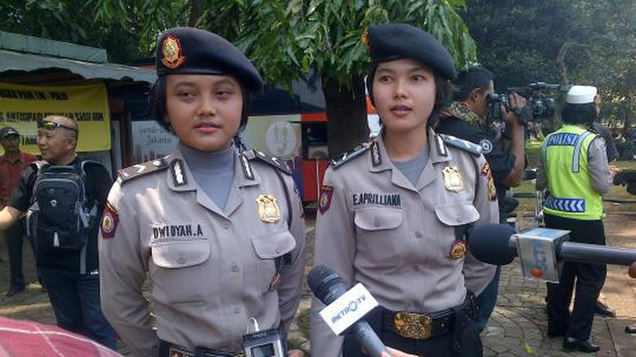 Polisi cantik negosiator demonstrasi