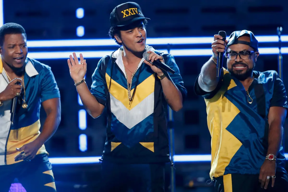 20161120-Bruno Mars Jadi Pembuka AMA-Los Angeles