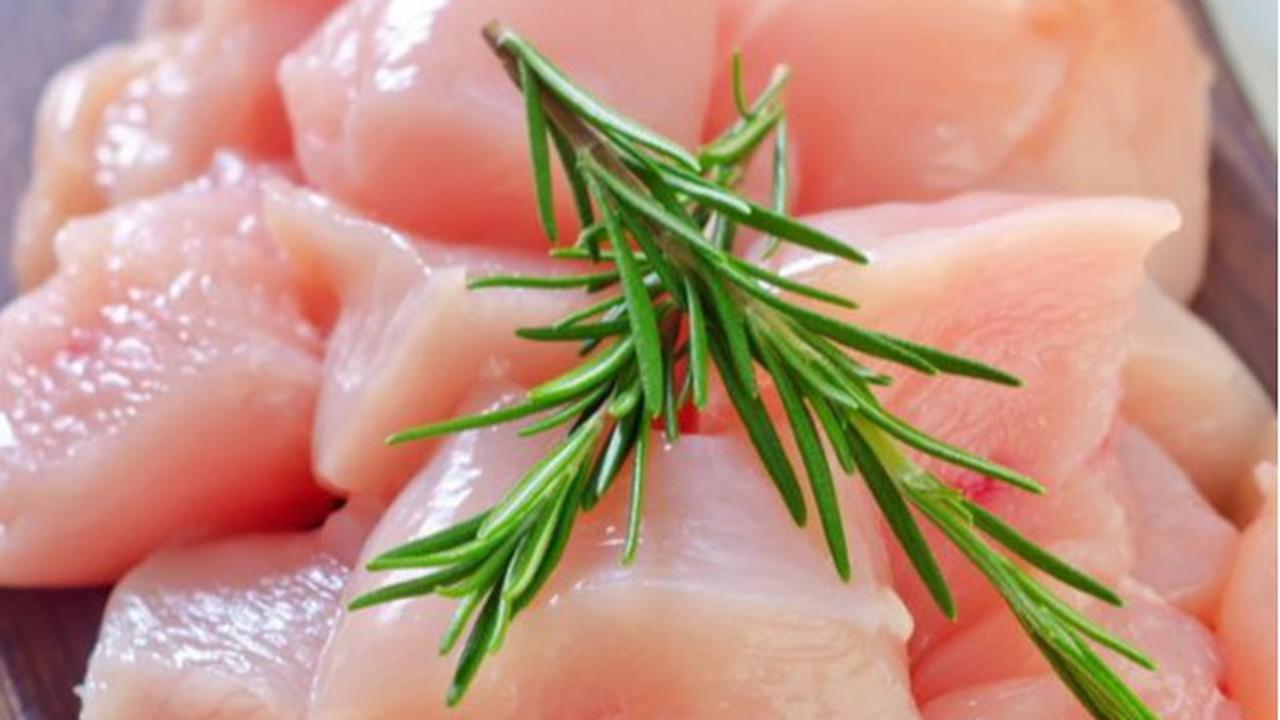 Tanpa Jeruk Nipis, Begini Cara Cuci Daging Ayam Agar Bersih dan Tidak Amis