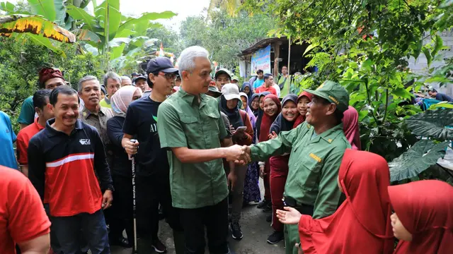 Direktur Eksekutif Indonesia Political Review (IPR) Ujang Komarudin menilai mesin politik PDI Perjuangan (PDIP) terkonsolidasi dengan baik di Banten lantaran menaikkan elektabilitas bakal capres Ganjar Pranowo.