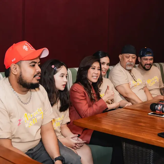 6 Potret Menkomdigi Meutya Hafid Nobar Film 2nd Miracle in Cell No 7 Bareng Pemain