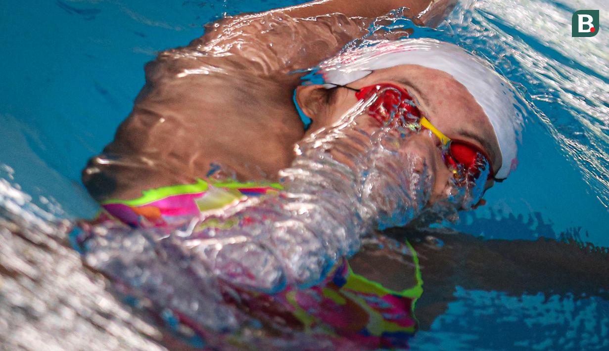 <p>Atlet renang Indonesia berlatih saat menjalani Pelatnas untuk SEA Games 2023 di Stadion Akuatik GBK, Senayan, Jakarta, Rabu (05/04/2023). Indonesia akan mengikuti perhelatan olahraga terbesar Asia Tenggara tersebut pada 5 hingga 17 Mei 2023 di Kamboja. (Bola.com/Bagaskara Lazuardi)</p>