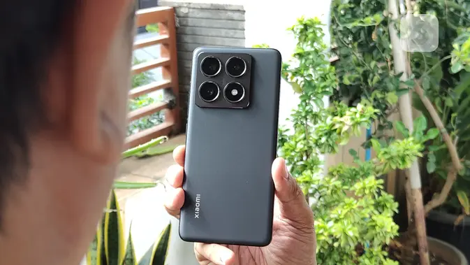 Penampakan Xiaomi 14T Pro yang siap meluncur di Indonesia. (Liputan6.com/Agustinus M. Damar)
