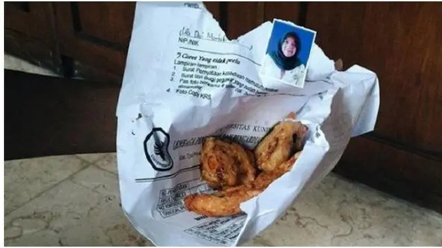 6 Bungkus Makanan Pakai Kertas Dokumen Penting Ini Bikin