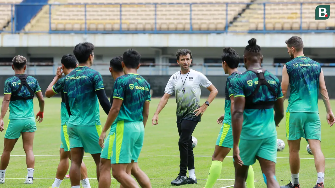Foto: Persib Bandung Kembali Gelar Latihan Paska Libur Tragedi Kanjuruhan