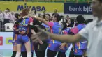 Tim putri Jakarta Electric PLN membuka peluang lolos ke babak empat besar (final four) usai mengalahkan tim pendatang baru Jakarta Livin Mandiri dengan skor 3-0 (25-19, 25-22, 26-24) dalam lanjutan PLN Mobile Proliga 2024, di GOR Si Jalak Harupat, Kabupaten Bandung, Jumat (7/6/2024). Dengan hasil ini, Yolla Yuliana dkk telah mengumpulkan nilai 10, hasil empat kali menang dan empat kali kalah dari 8 laga. (Dok. PBVSI)
