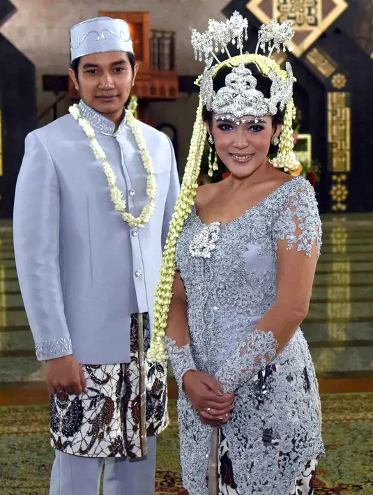 Mengusung adat Sunda dalam pesta pernikahannya, pasangan pengantin baru ini mengatakan semuanya berjalan dengan lacar saat prosesi akad nikahnya. Fikha menuturkan, Lale hanya sekali mengucapkan ijab kabul dan langsung sah. (Nurwahyunan/Bintang.com)