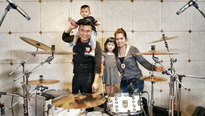 [Bintang] Posan Tobing dan Valentina Tia