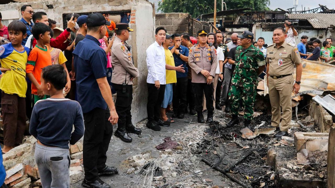 Gibran tinjau kebakaran di Kemayoran