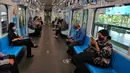 Penumpang menaiki MRT di stasiun di Jakarta, Kamis (20/10/2022). PT MRT Jakarta (Perseroda) mencatat sebanyak lebih dari 2 juta orang telah menggunakan layanannya selama September 2022. (Liputan6.com/Angga Yuniar)