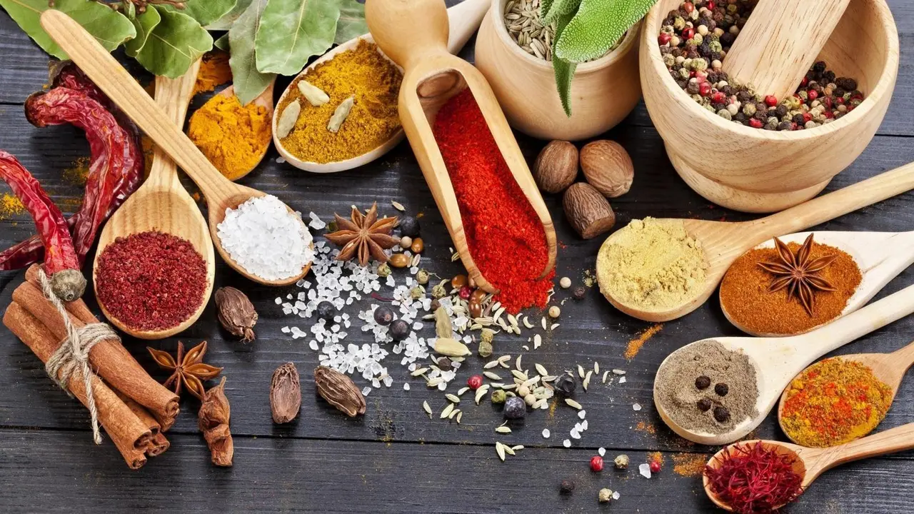 5 Bumbu Dapur yang Bisa Bikin Wajah Kamu Cantiknya Total