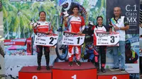 Elga Kharisma jadi juara round 1 Banyuwangi International BMX kelas elite women (Liputan6.com/Dian Kurniawan)