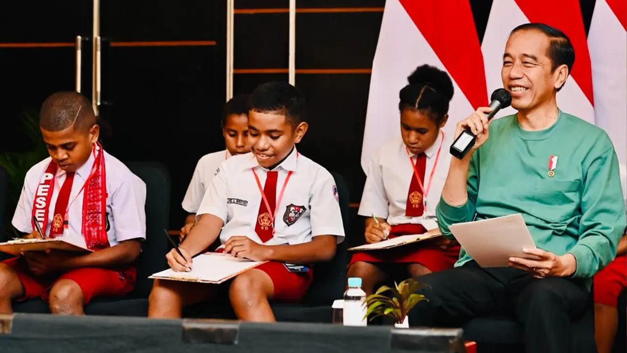 Jokowi Bertemu Anak SD Papua