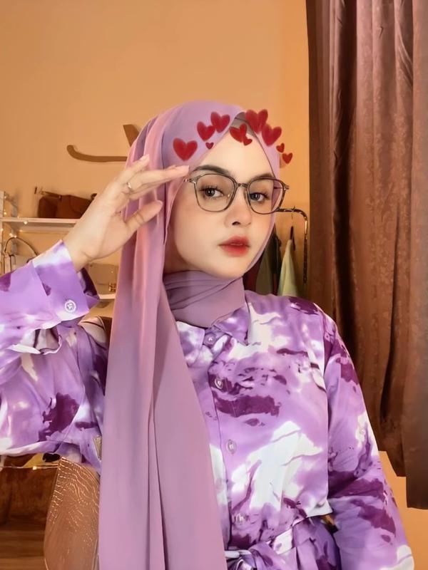 Selebgram Nadia Nur Alya (ist)