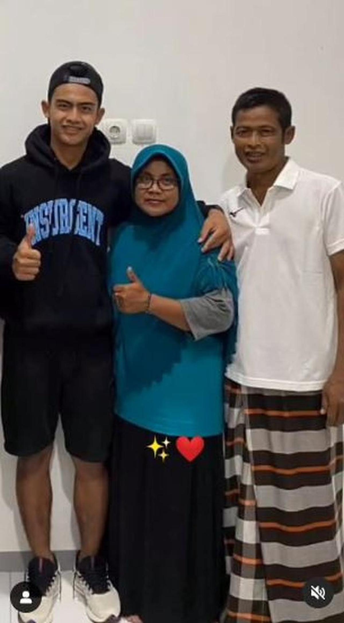 5 Potret Kesederhanaan Mendiang Ayah Pratama Arhan, Fondasi Hidup yang Membentuk Karakter Sang Pemain