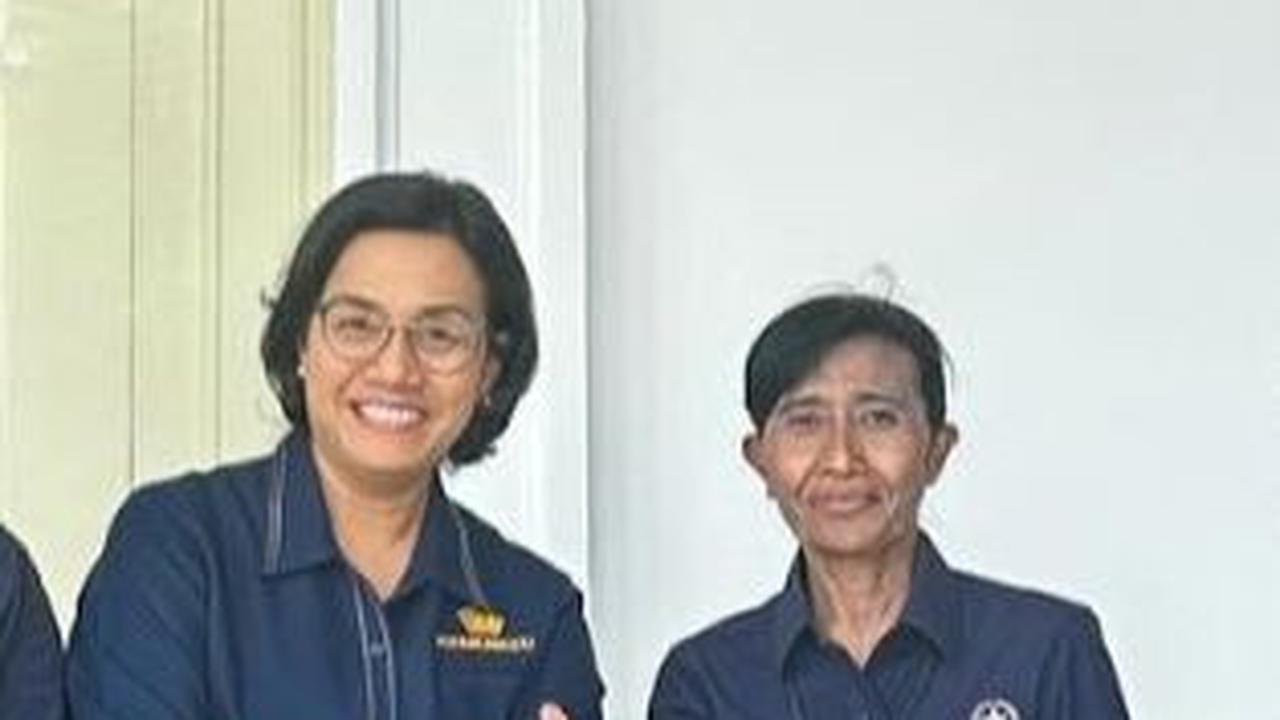 Viral Perempuan Jalan di Depan Presiden Joko Widodo Tanpa Dihalau Paspampres, Ini Sosoknya