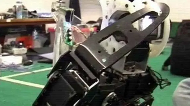 Robot Eros Pun Bisa Joget Gangnam Style