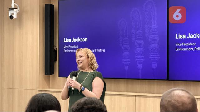 Lisa Jackson, Vice President, Environment, Policy, and Social Initiatives Apple, di kelulusan Apple Developer Academy Bali. (Liputan6.com/ Yuslianson)