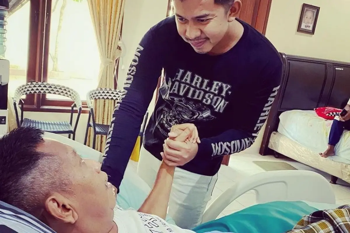 6 Potret Kondisi Terbaru Tukul Arwana Usai Pendarahan Otak, Sudah Makin Membaik