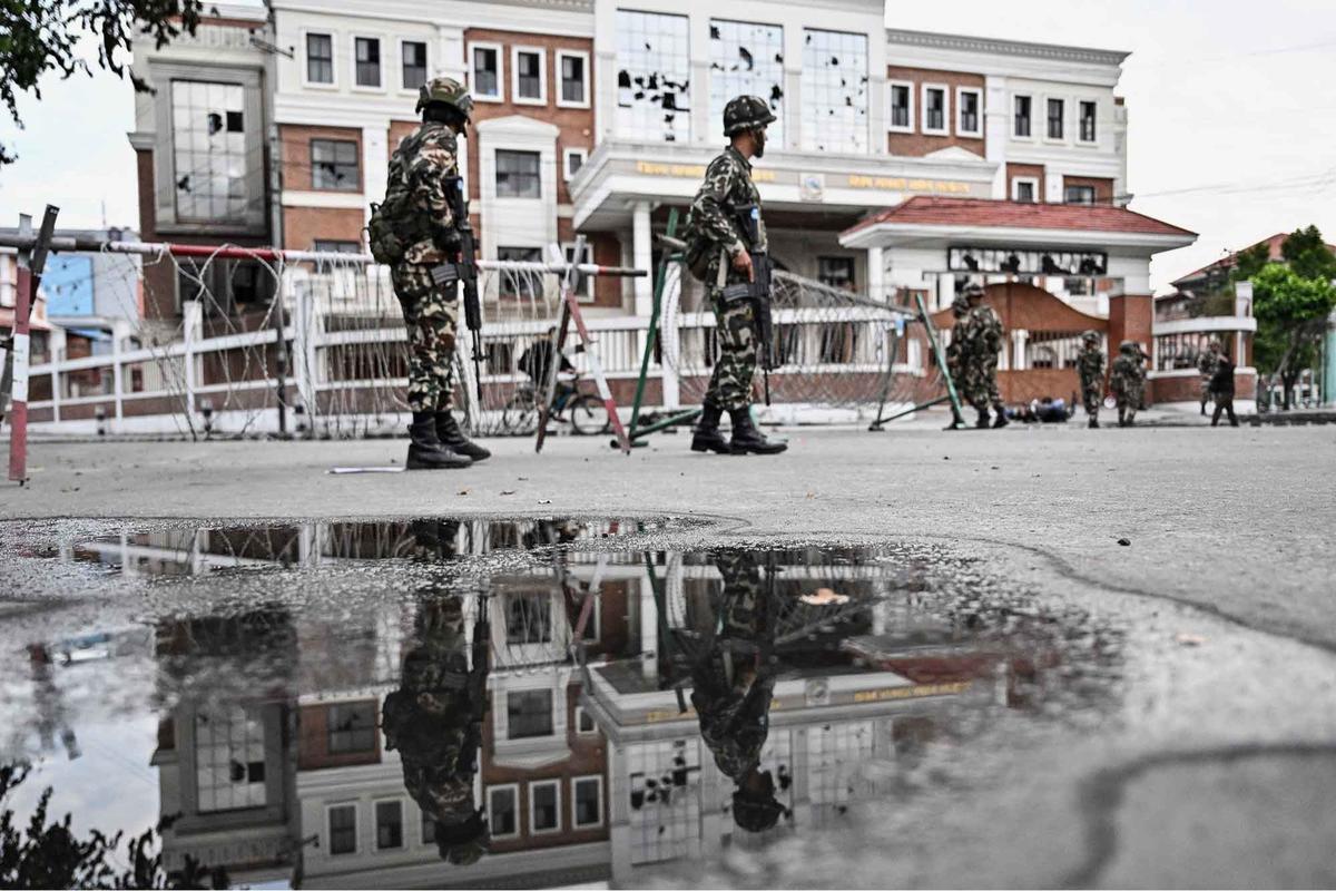 FOTO; Paska Kerusuhan Masif, Militer Nepal Berlakukan Jam Malam Nasional